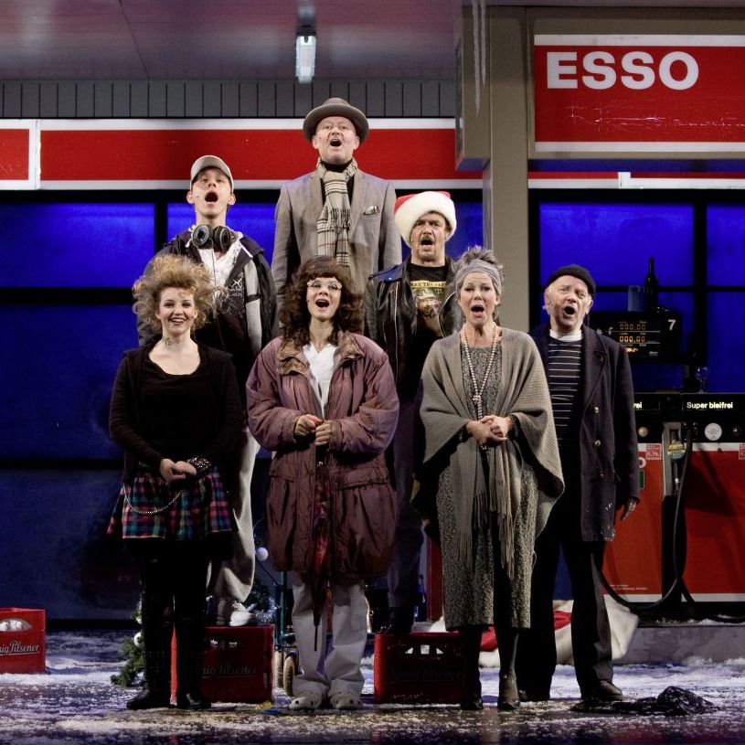 Nacht Tankstelle Ensemble © Oliver Fantitsch