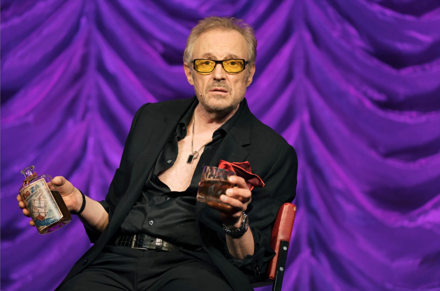 Josef Hader - Hader on Ice © www-lukasbeck-com Abdruck bei Nennung des Fotografen honorarfrei