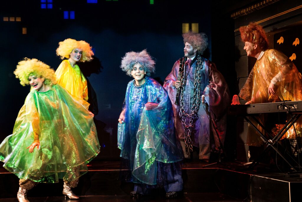 - v.l.n.r.: Julika Frieß, Ilka Mahrholz, Nabil Pöhls, Benjamin Leibbrand, Florian Miro - Foto: Kerstin Schomburg