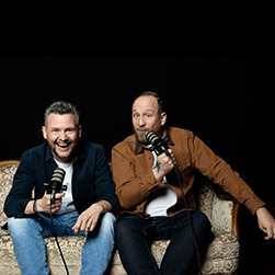 Der Kabarett-Podcast LIVE © Melanie Grande