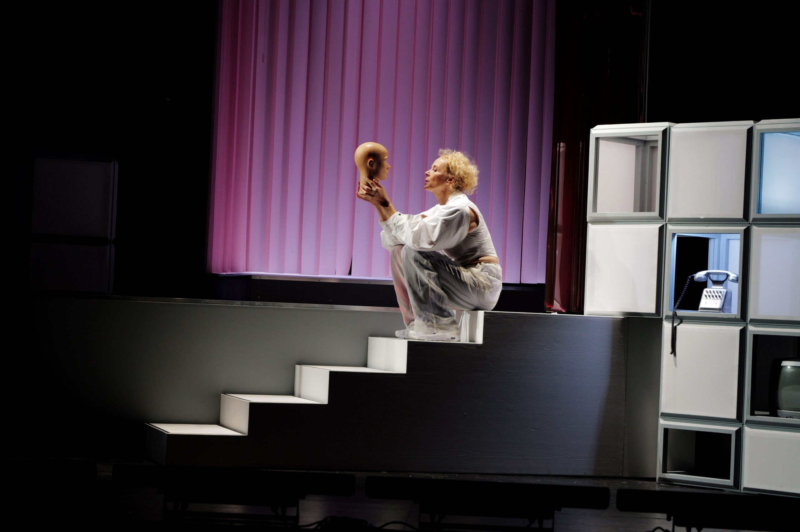 DI•VI•SI•ON Katja Riemann Foto: © M. Knickriem
